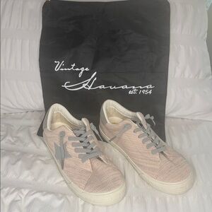 🚍📝📚 Vintage Havana Fly Salmon Multi fashion sneaker and bag - size 7 - New